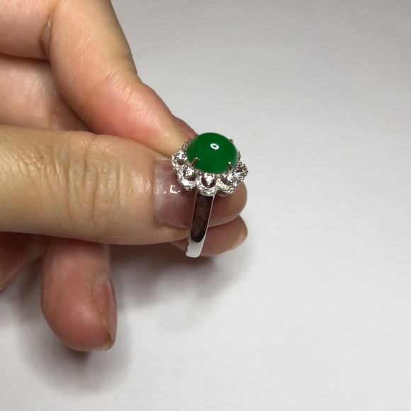 Certified Untreated Imperial Emerald Green Burma Jadeite w/diamonds 18k Ring - Picture 7 of 17